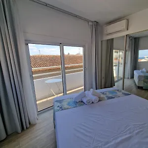 Kitieos Apts 100m From Finikoudes Apartament